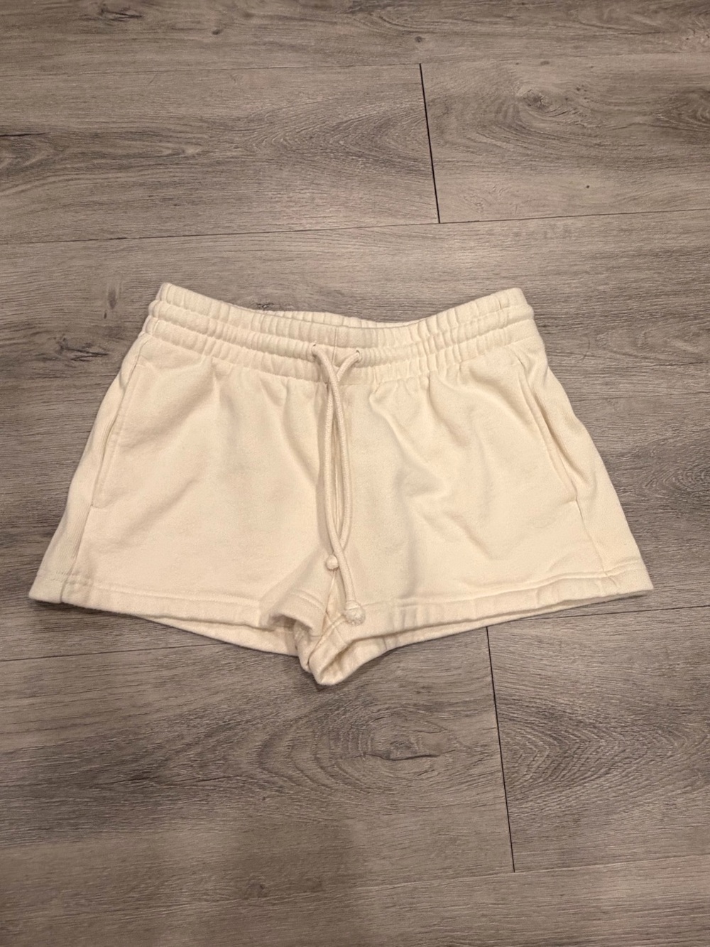 Aritzia Cream Elastic Waist Lounge Shorts